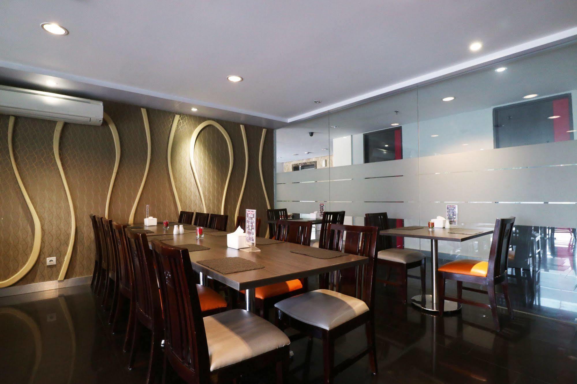 D'Hotel ג'קרטה מראה חיצוני תמונה