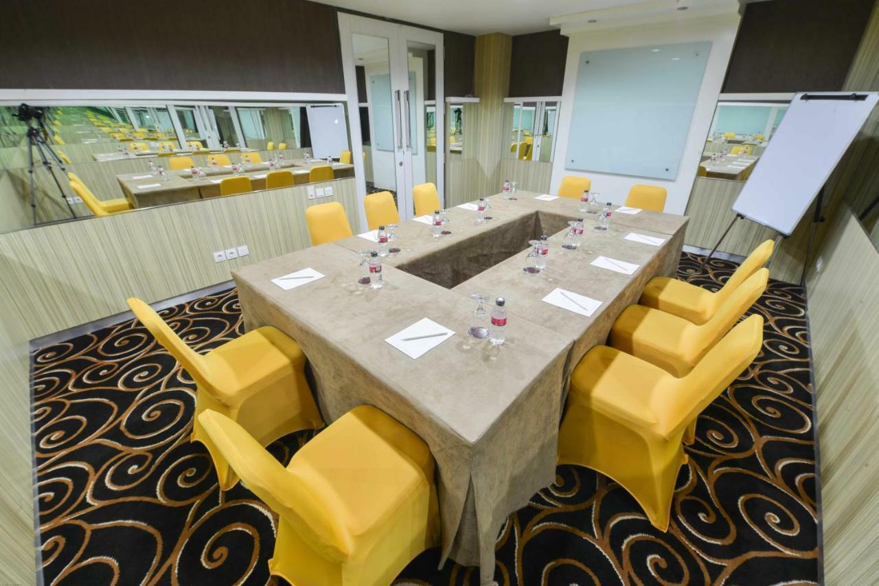 D'Hotel ג'קרטה מראה חיצוני תמונה